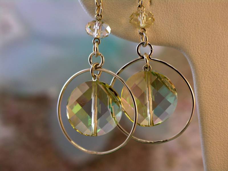 Regina18 - Sterling Silber, Creolen, Swarovski-Kristallen, Leuchtend Grün Regina18 - Sterling Silber, Creolen, Swarovski-Kristallen, Leuchtend Grün von CrystalWaveDesigns