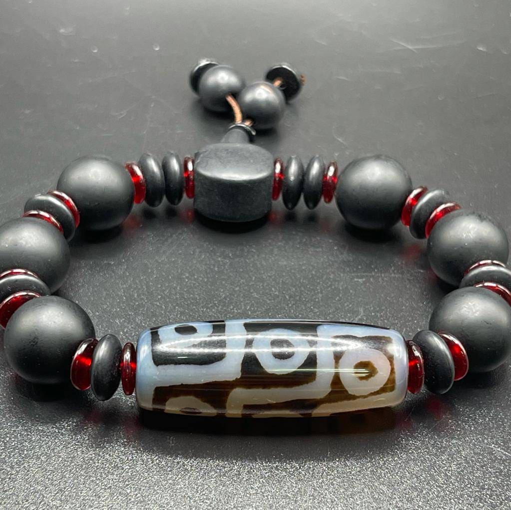 Einzigartige Antike Edelstein Onyx Perlen Mit Uralten Achat Nine 9 Auge Dzi Perle Wundervolles Armband/Verstellbares Gummizug von CrystalballStore