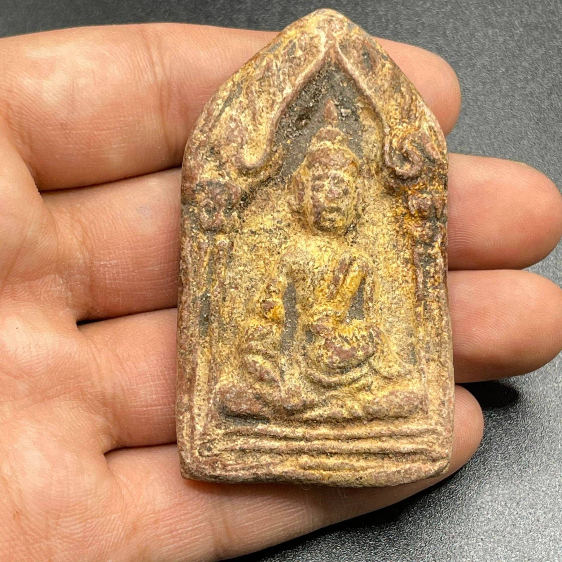 Einzigartiger Alter Naher Osten Terrakotta Gandha Buddha Bild Fliese von CrystalballStore