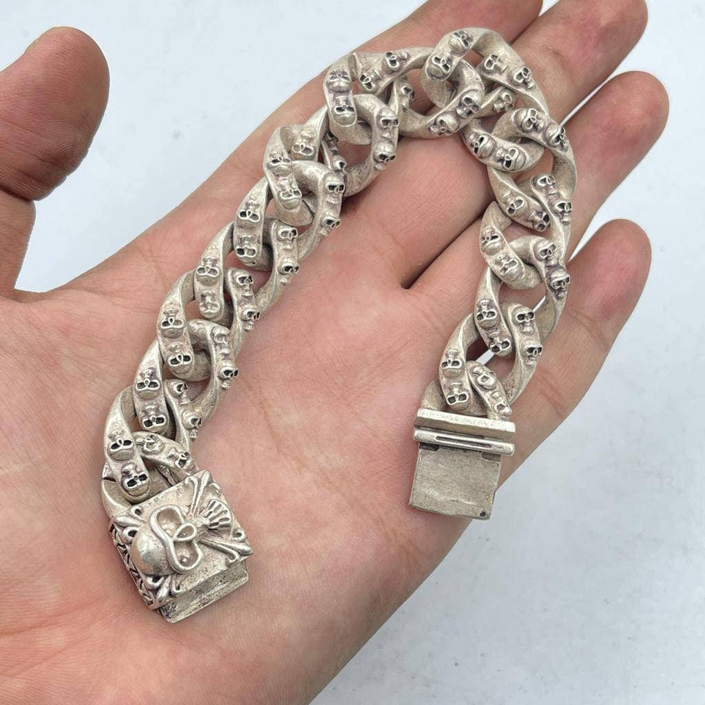 Einzigartiger Tibetisch Geschnitzter Totenkopf Wunderschönes Massives Silber Antik Armband von CrystalballStore