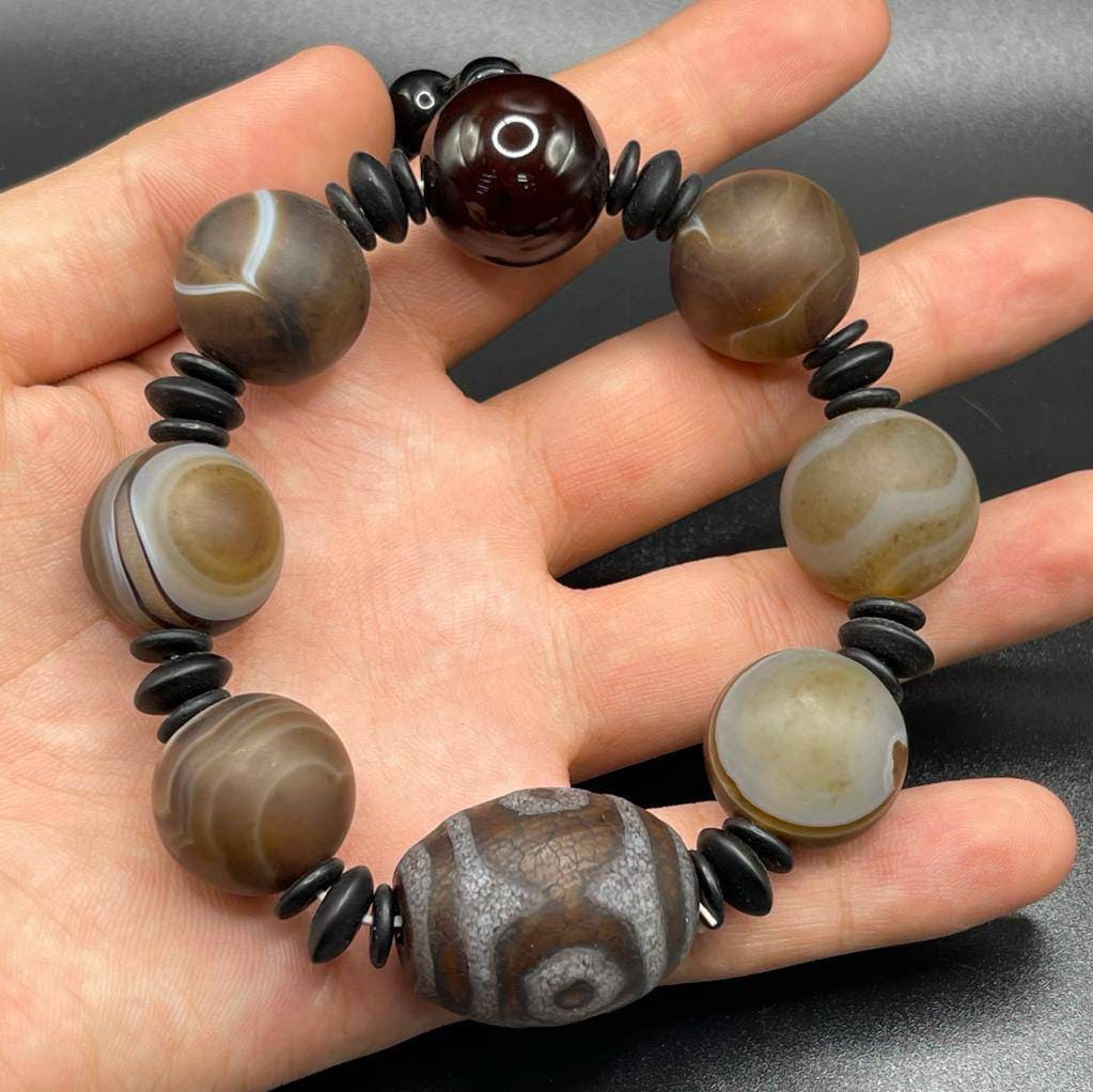 Einzigartiges Uraltes Sulemani Haqqeq Uraltes Auge Banded Lot Perlen Mit Achat Dzi Armband, Mächtiger Stein, Altes Suleimani Armband von CrystalballStore