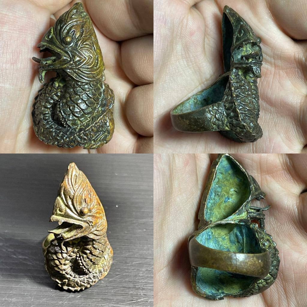 Sehr Einzigartiger Antiker Nahöstlicher Alter Bronze Seltener Ring in Form Einer Drachenfigur von CrystalballStore