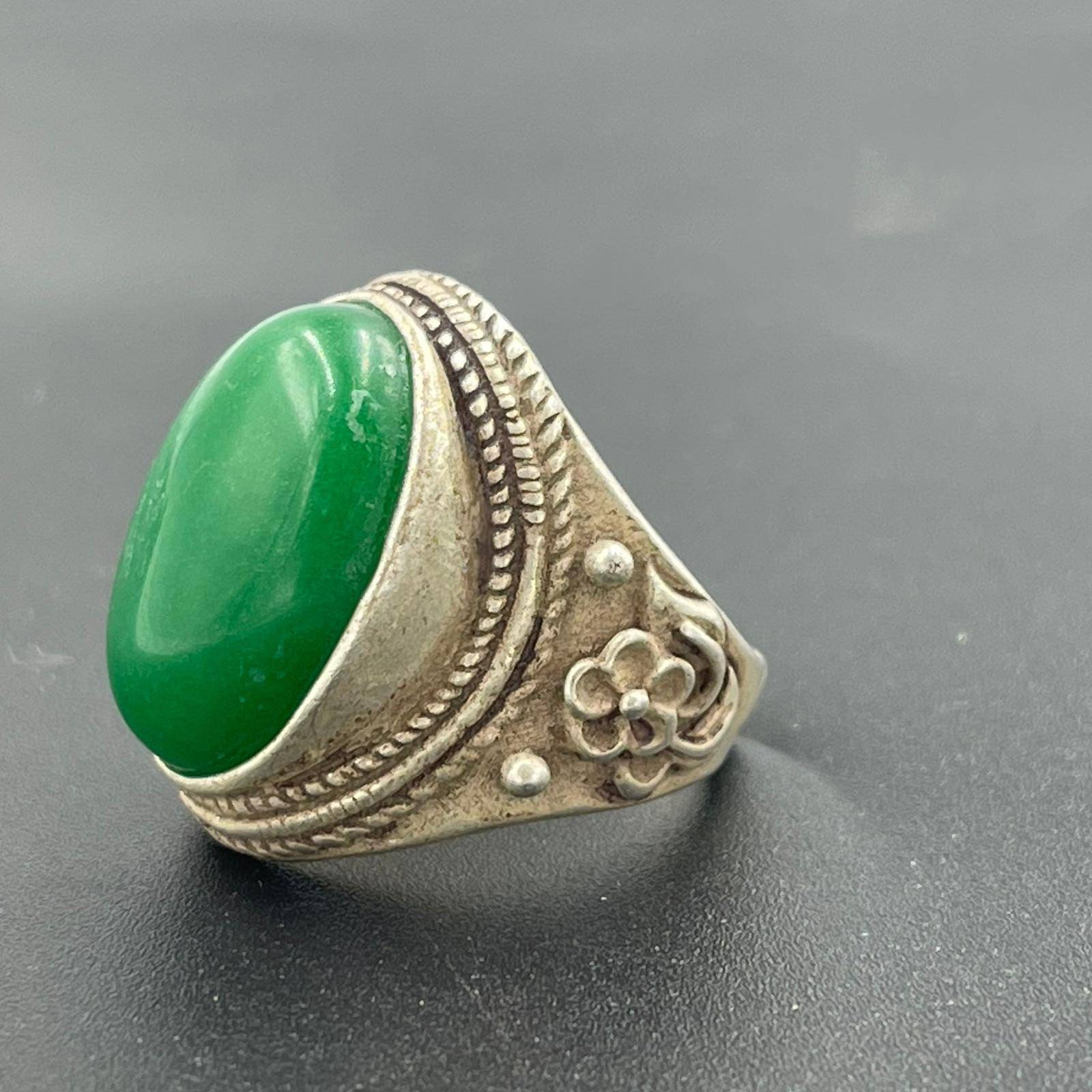 Wunderschöner Antiker Alter Chiness Mix Silber Unikat Ring Mit Natürlichem Grünen Jade Stein von CrystalballStore