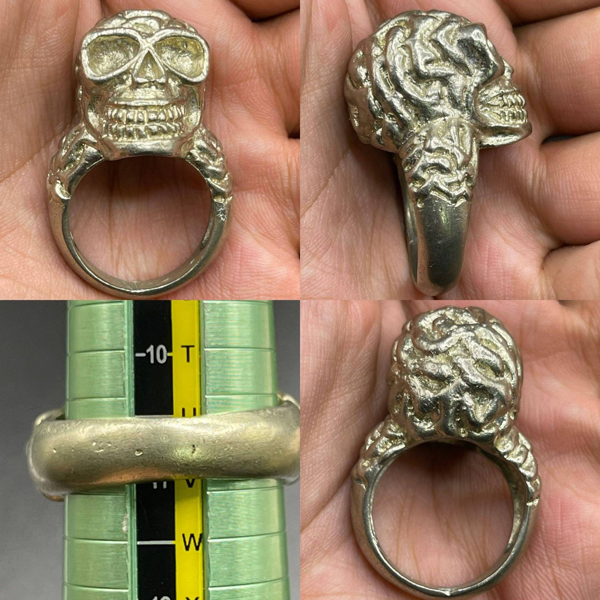 Wunderschöner Antiker Nahöstlicher Alter Bronzering Mit Totenkopf Als Lünette von CrystalballStore