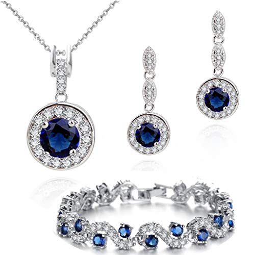 Crystalline Azuria Blauer simulierter Saphir Zirkonia Kristalle Rund Schmuck-Set Halskette Anhänger 45 cm Ohrringe Armband 18 kt Vergoldet Crystalline Azuria Blauer simulierter Saphir Zirkonia Kristalle Rund Schmuck-Set Halskette Anhänger 45 cm Ohrringe Armband 18 kt Vergoldet von Crystalline Azuria