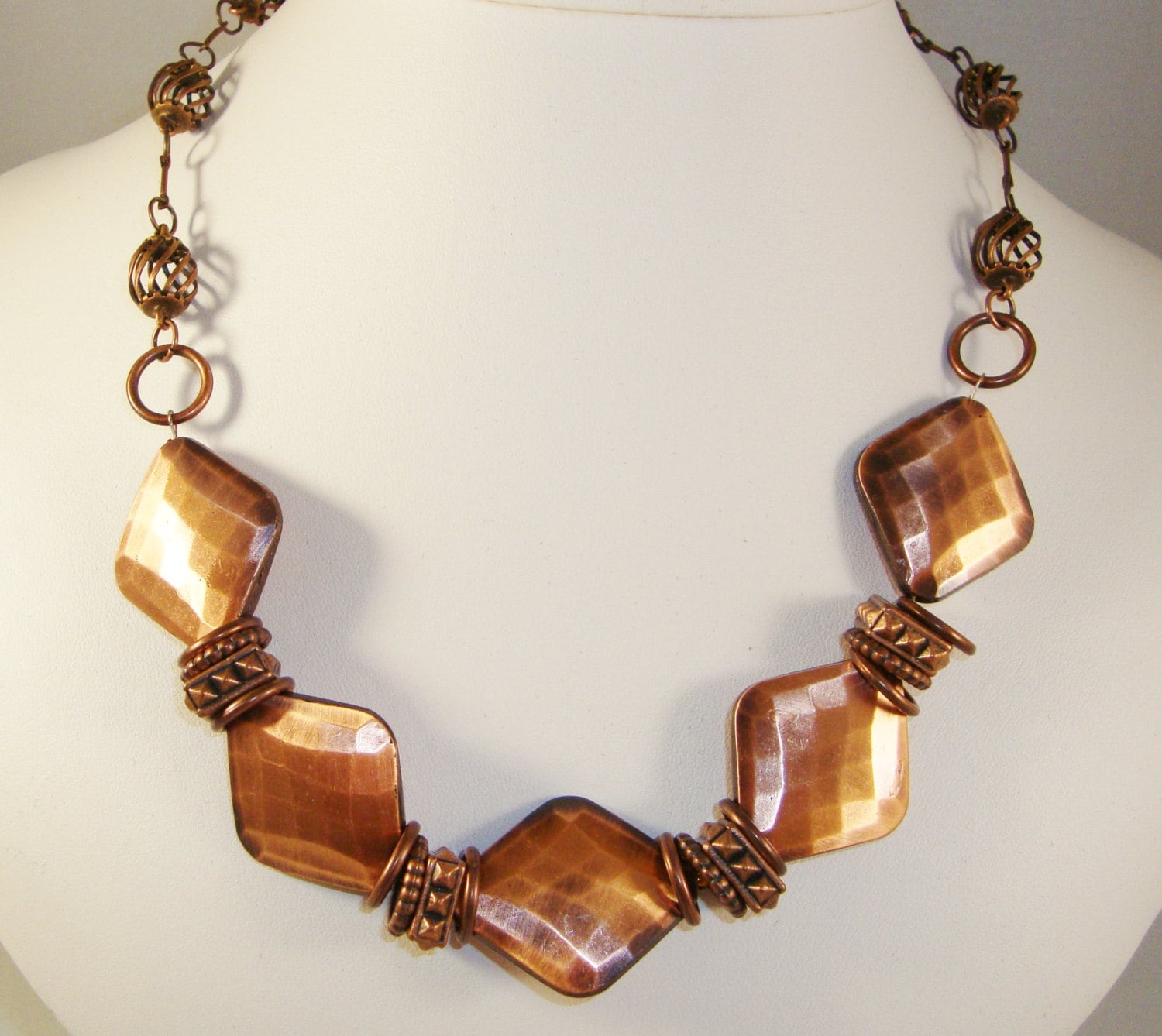 Kupferfarbene Kette Mit Passenden Ohrringen Kupferfarbene Kette Mit Passenden Ohrringen von CrystalsbyGail