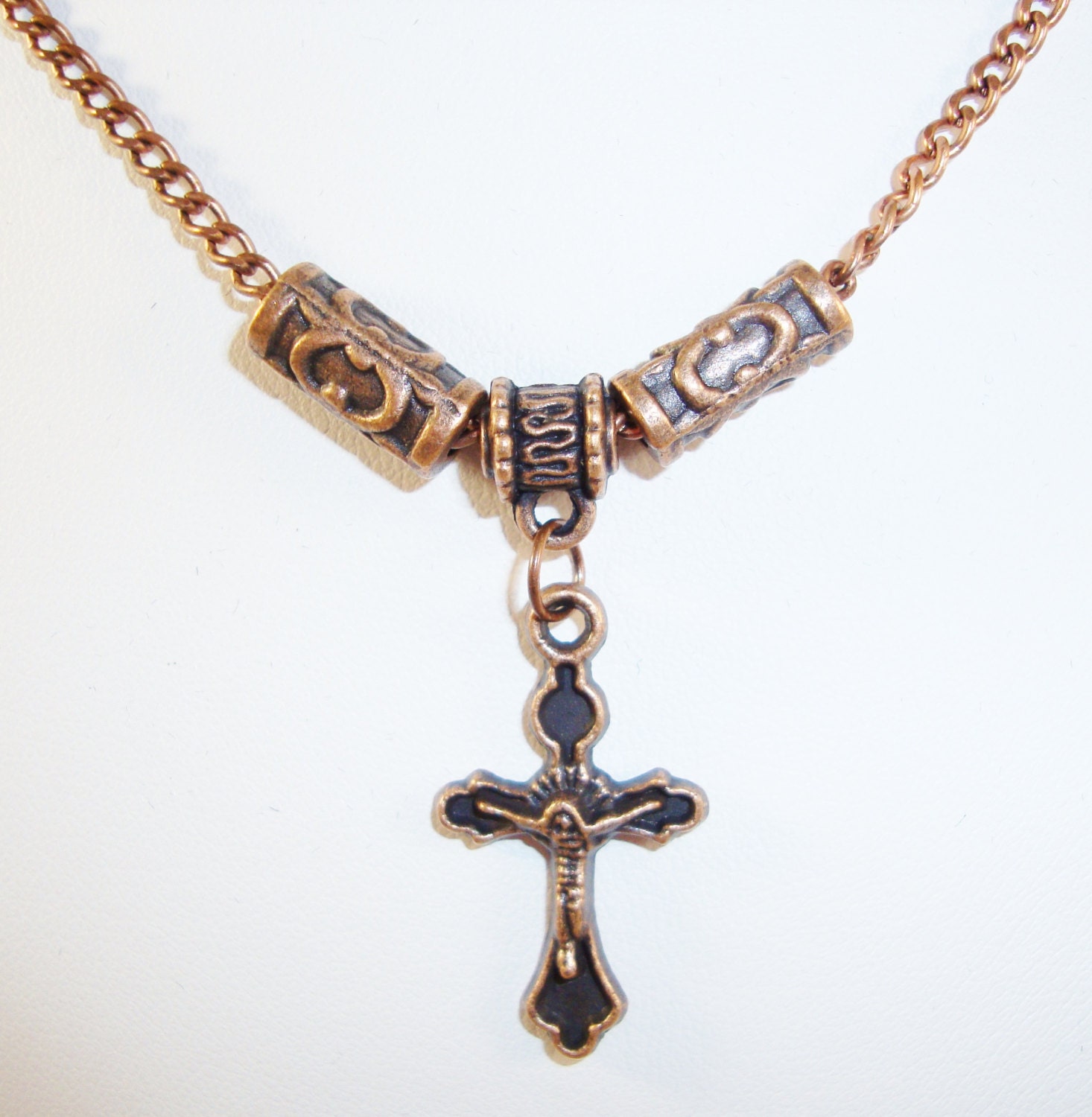 Kupferfarbene Kruzifix Halskette Kupferfarbene Kruzifix Halskette von CrystalsbyGail