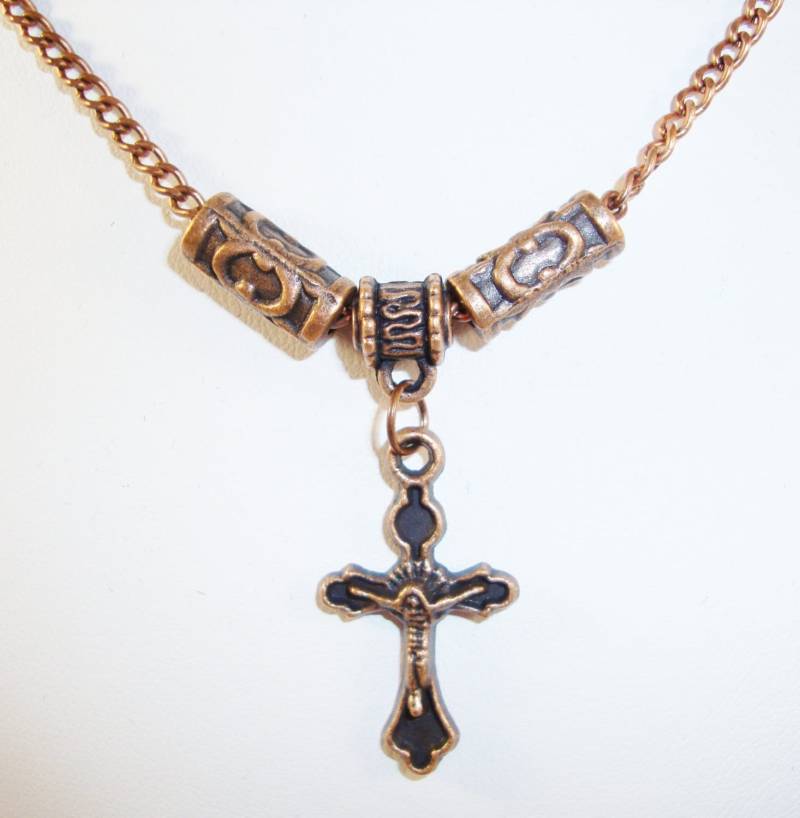 Kupferfarbene Kruzifix Halskette Kupferfarbene Kruzifix Halskette von CrystalsbyGail