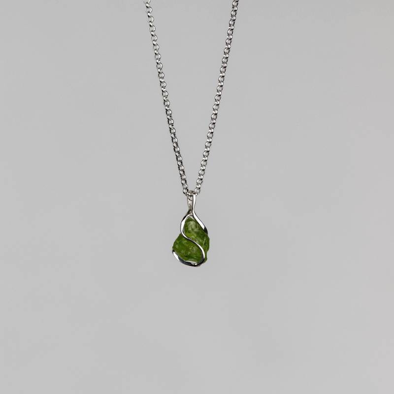 Wunderschöner Peridot Anhänger von CrystalsbyLao
