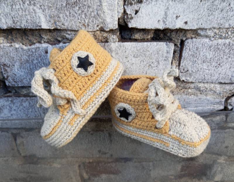 Babyschuhe Sneakers Gehäkelt Für 6-12 Monate.neue Mutter.neugeborenes Geschenk.babydusche Babyschuhe Sneakers Gehäkelt Für 6-12 Monate.neue Mutter.neugeborenes Geschenk.babydusche von CrystalstarsDesign