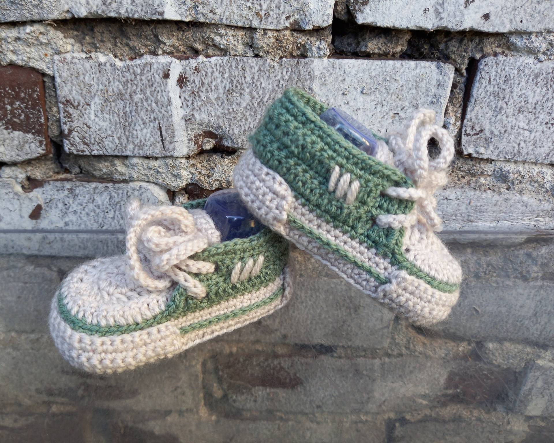 Babyschuhe Sneakers Gehäkelt Für 6-12 Monate.neue Mutter.neugeborenes Geschenk.babydusche von CrystalstarsDesign