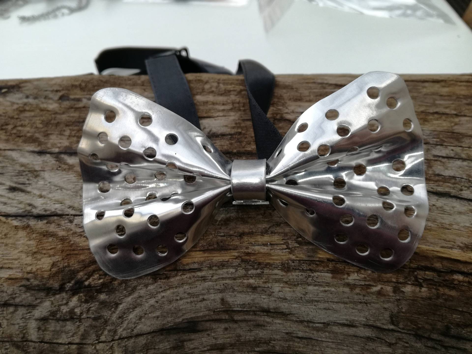 Aluminiumfliege, Ausgefallene Fliege, Keine Holzfliege Aluminiumfliege, Ausgefallene Fliege, Keine Holzfliege von CuMario