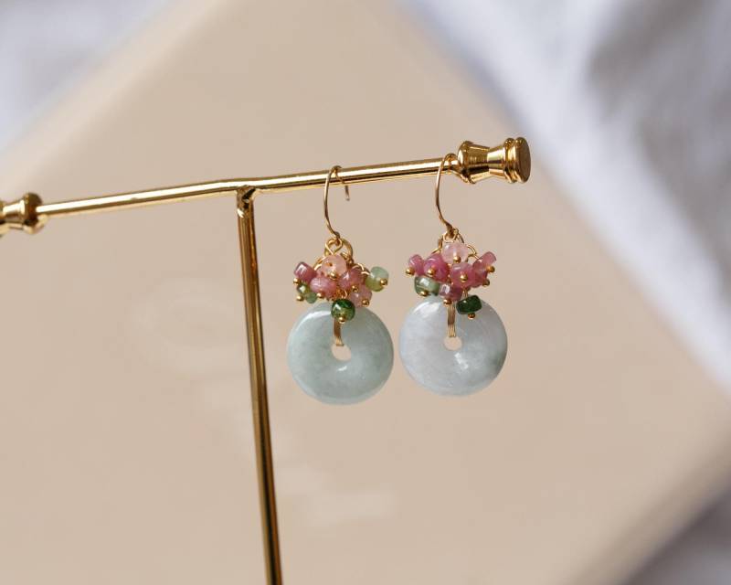 Ainara Natürliche Jadeit Und Turmalin Cluster Ohrringe von CubicJewels