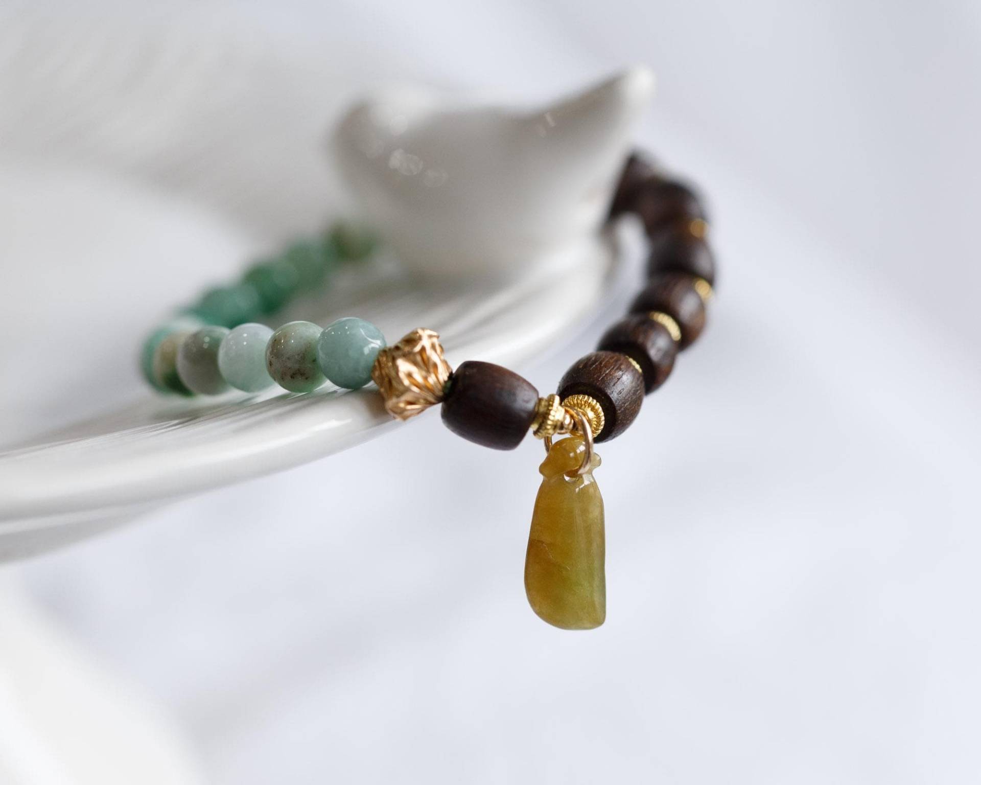 Emmalina Adlerholz Und Jadeit Feicui Chakra Armband Emmalina Adlerholz Und Jadeit Feicui Chakra Armband von CubicJewels