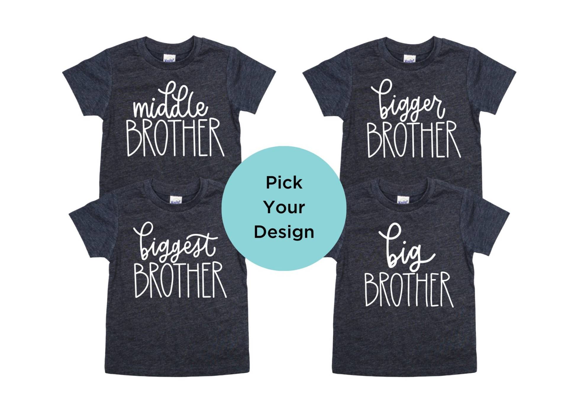 Big Brother T-Shirt/Meliert Marine, Schrift, Weiss Großer Bruder Ansage, Mittlerer, Größer, Größter von CuddleSleepDream