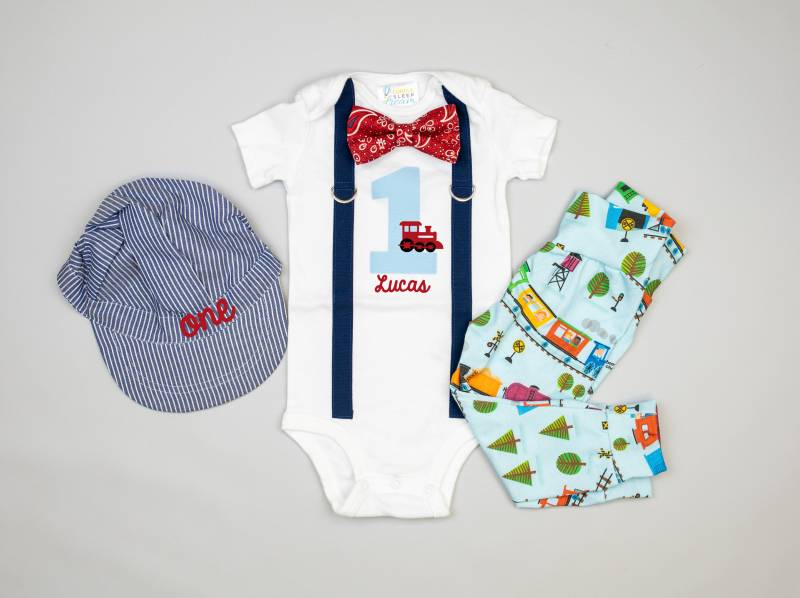 Personalisiertes Zug 1. Geburtstag Shirt. Zug-Cake-Smash-Set. Baby Jungen Geburtstagsshirt Mütze. 2 Geburtstag von CuddleSleepDream