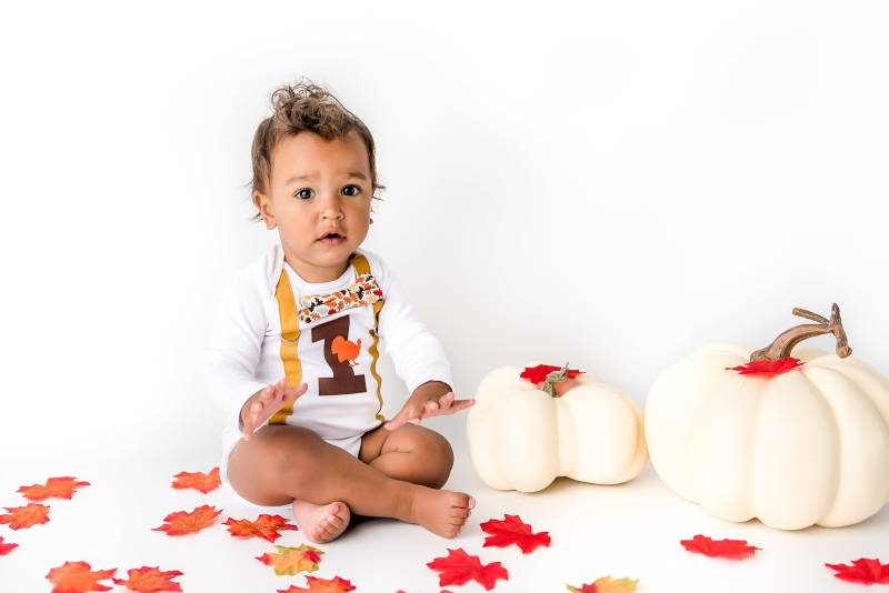 Thanksgiving 1. Geburtstag Junge. Baby Boy Cake Smash Fallen Erntedank-Thema. Geburtstagszahlen Shirt Für Erste Geburtstagskind von CuddleSleepDream