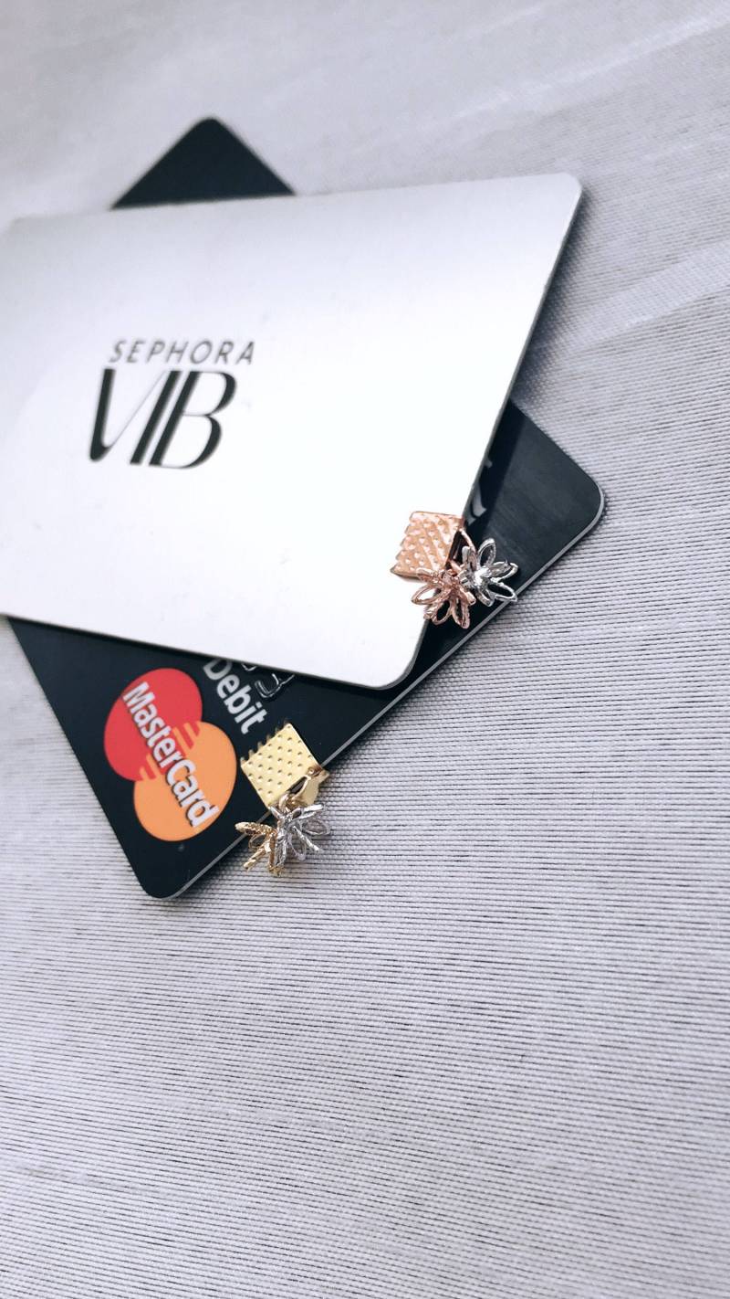 Verbringen Sie in Stil Debitkarte Charme Verbringen Sie in Stil Debitkarte Charme von CuffMeCo