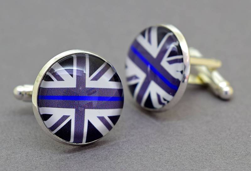 Dünne Blue Line Manschettenknöpfe. Polizei Charity. Union Jack Flagge. Silber-, Gold-, Bronze-Finish. Passende Krawattenklammer von CuffsAndScruffs