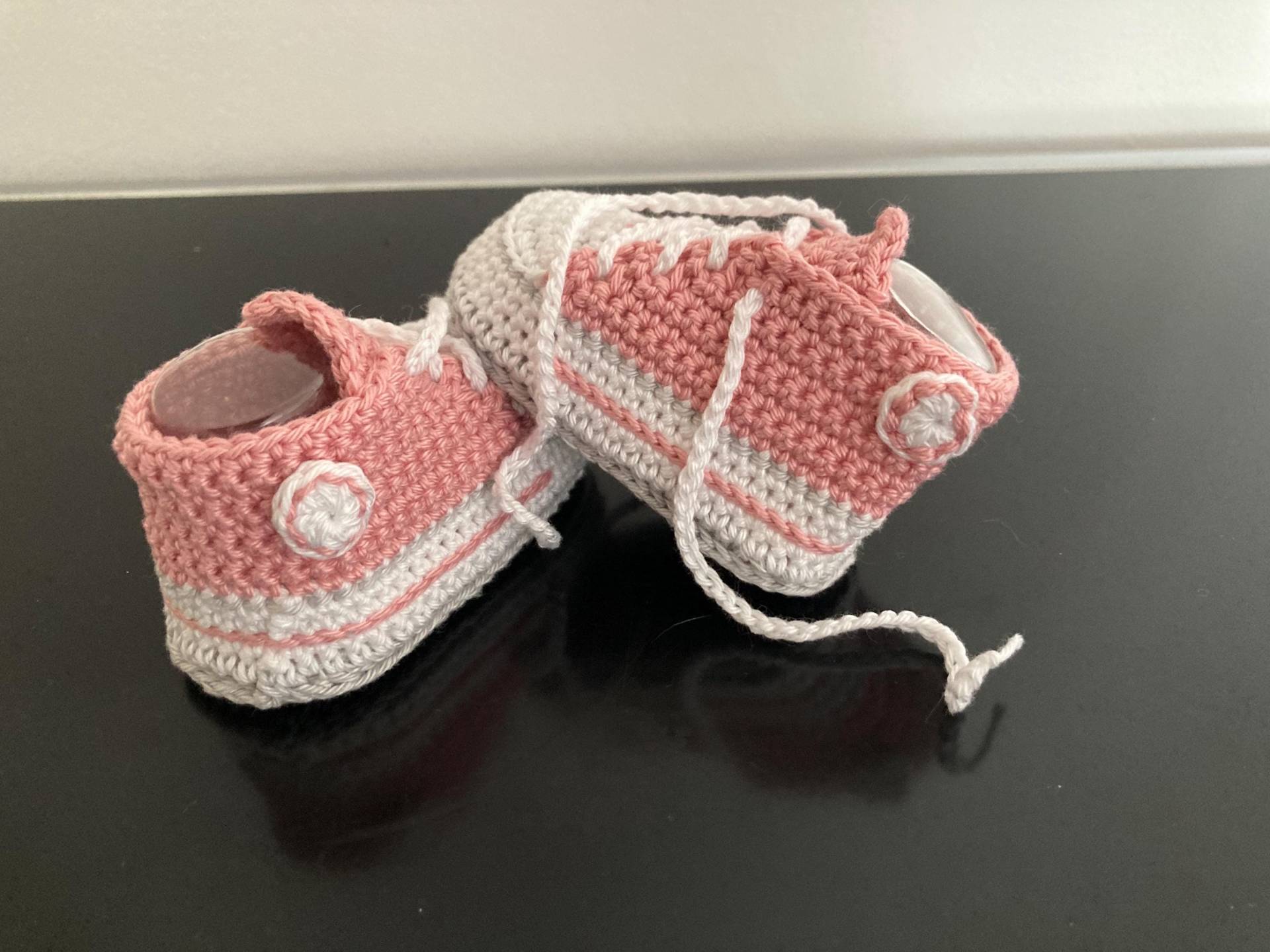 Baby Booties/Baby Sneakers Converse Style Gehäkelt Baby Booties/Baby Sneakers Converse Style Gehäkelt von CuoricinobyMino