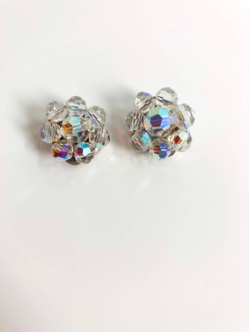 Vintage Aurora Borealis Perlen Blumen Ohrclips, 1950Er Jahre Vintage Aurora Borealis Perlen Blumen Ohrclips, 1950Er Jahre von CupfulofTrinkets