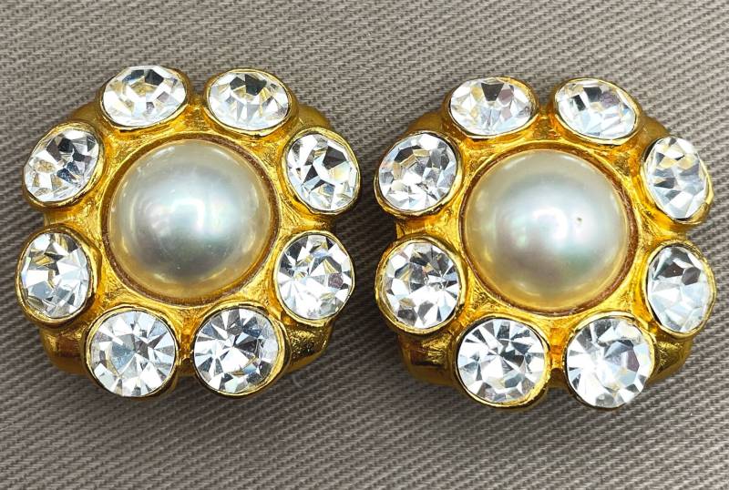 Fabelhafte Barock Perle Und Kristall Clip On Statement Ohrringe French Gold Designer Landebahn von CuratedTrimmings