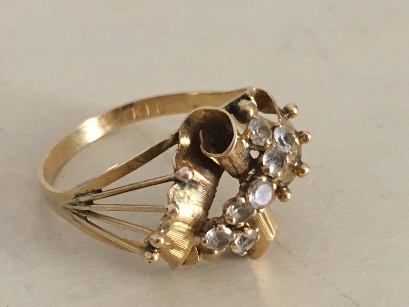 18K Gold Ring Mit 7 Facettierten Quarz Edelsteinen. 1970Er Vintage Solid Punze. Ripple Design Für Damen von CurioseVintageShop
