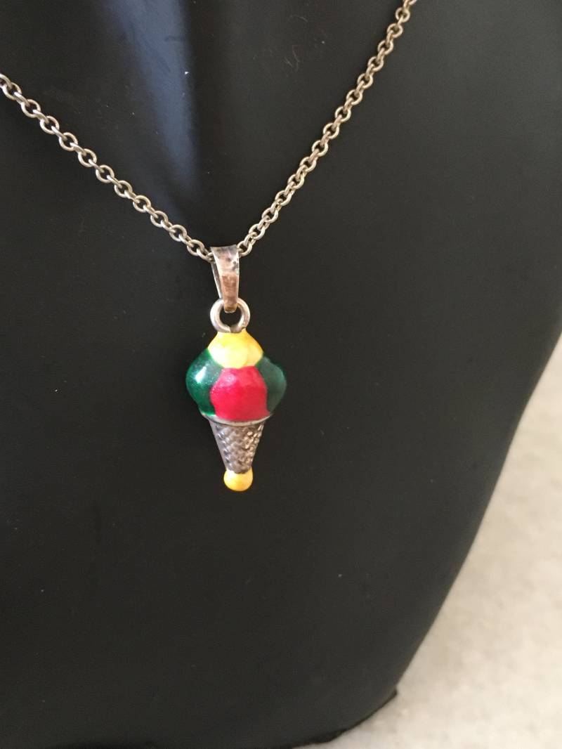 Silber Emaille-Eis-Anhänger Mit Silberkette. Handgefertigter Vintage Anhänger. Sommer Netter Anhänger Für Mädchen Oder Frauen von CurioseVintageShop