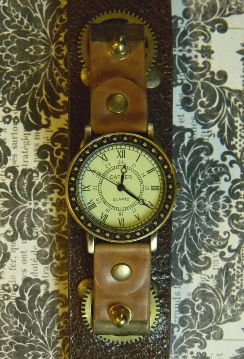 Atemberaubende Steampunk Style Armband Uhr - Benutzerdefinierte Leder & Metall von CuriosityShopper