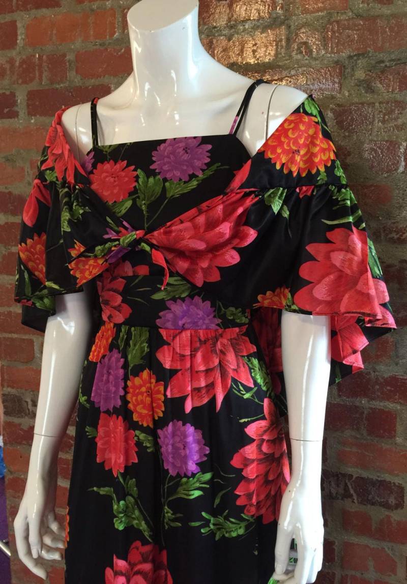 Vintage 60Er 70Er Jahre Rot & Schwarz Floral Vicky Vaughn Abendkleid Mit Passender Wickel - Maxi, Xxs, Xs von CuriousGoodsVintage