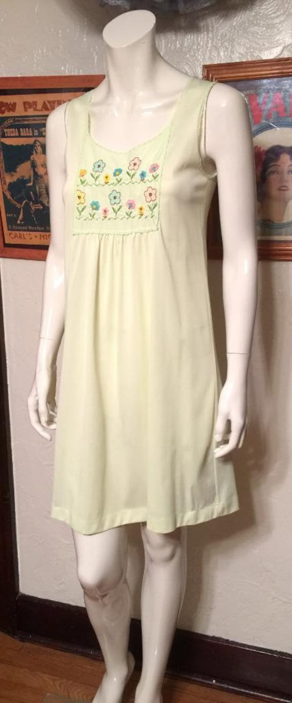 Vintage 70Er Gossard Artemis Gelbes Nylon Besticktes Bauern Babydoll Nachthemd - Boho von CuriousGoodsVintage