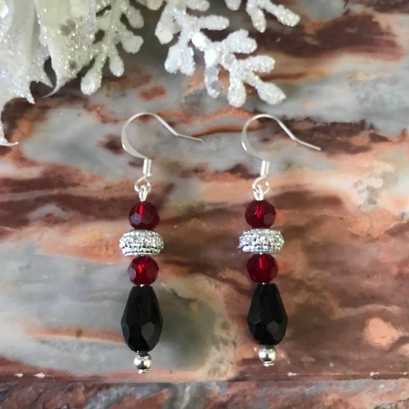 Brilliant Schwarz Burgund Und Silber Ohrringe Brilliant Schwarz Burgund Und Silber Ohrringe von CurlanceCreations
