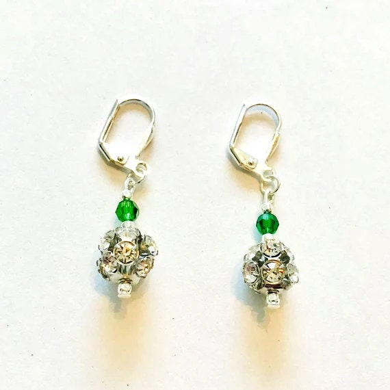 Silber Strass Ohrringe Mit Einem Hauch Von Grünen Swarovski Silber Strass Ohrringe Mit Einem Hauch Von Grünen Swarovski von CurlanceCreations