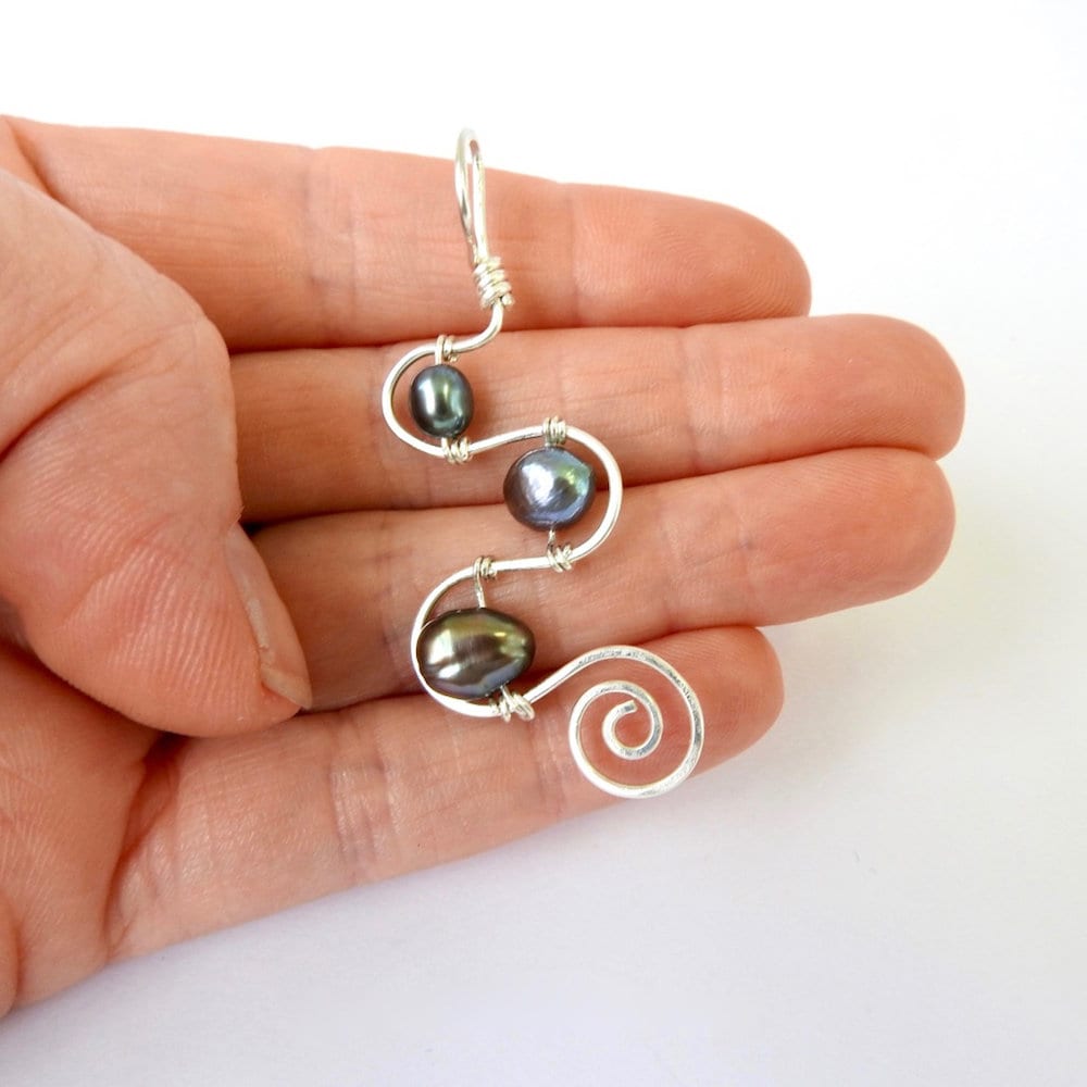 Eco Sterling Silber Süßwasser Perle Anhänger - Squiggle & Spiral Design Eco Sterling Silber Süßwasser Perle Anhänger - Squiggle & Spiral Design von CurlicueNZ