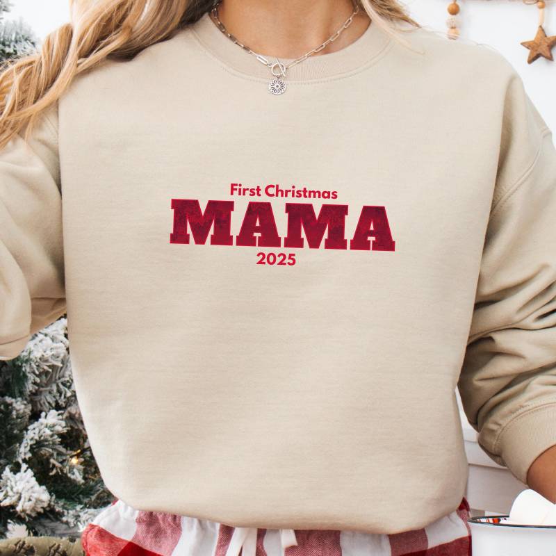 Mama Weihnachts-Pullover Gemütlicher Winterpulli Für Das Erste Weihnachtsfest Als Mutter & Junge Mami Oder Geschenk Werdende Mütter von CurlyElephantsDesign