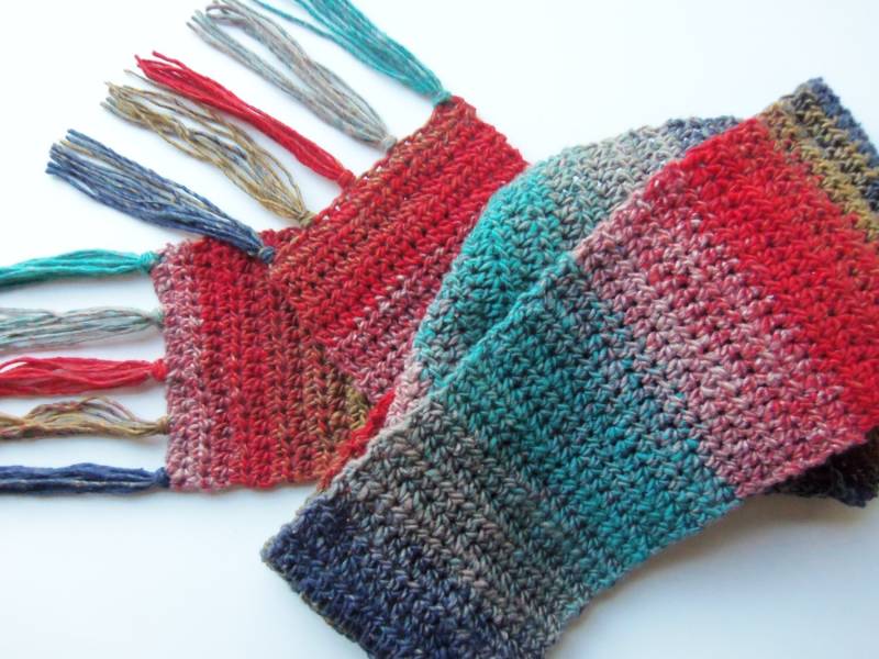 Langer Unisex Schal, Rot Blau Gold Grau, Geschenk Für Sie Oder Ihn Langer Unisex Schal, Rot Blau Gold Grau, Geschenk Für Sie Oder Ihn von CurlyGirlCrochet