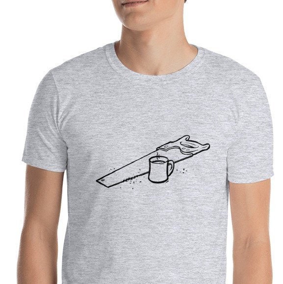 Sägemehl Und Kaffee - Tischler T-Shirt Uni Sägemehl Und Kaffee - Tischler T-Shirt Uni von CurrentBrew