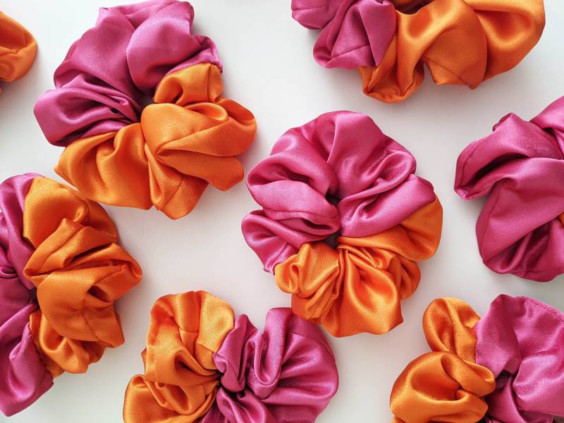 Pink & Orange Oversized Scrunchie von CustardCloth