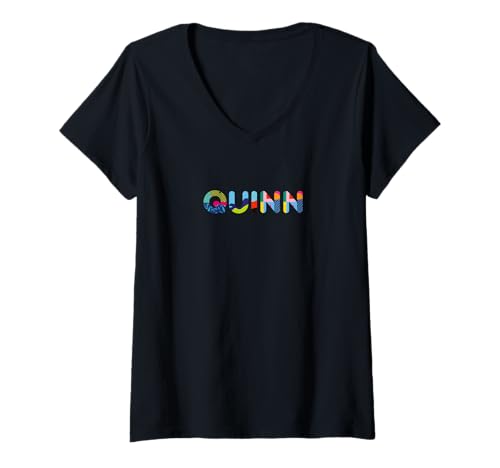 Damen Quinnname T-Shirt mit V-Ausschnitt von Custom Name Apparel and More