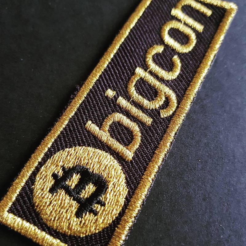Bitcoin Bigcon Patch. Gold-Metallic-Faden. Aufbügler. Bestickte Patches von Custom69