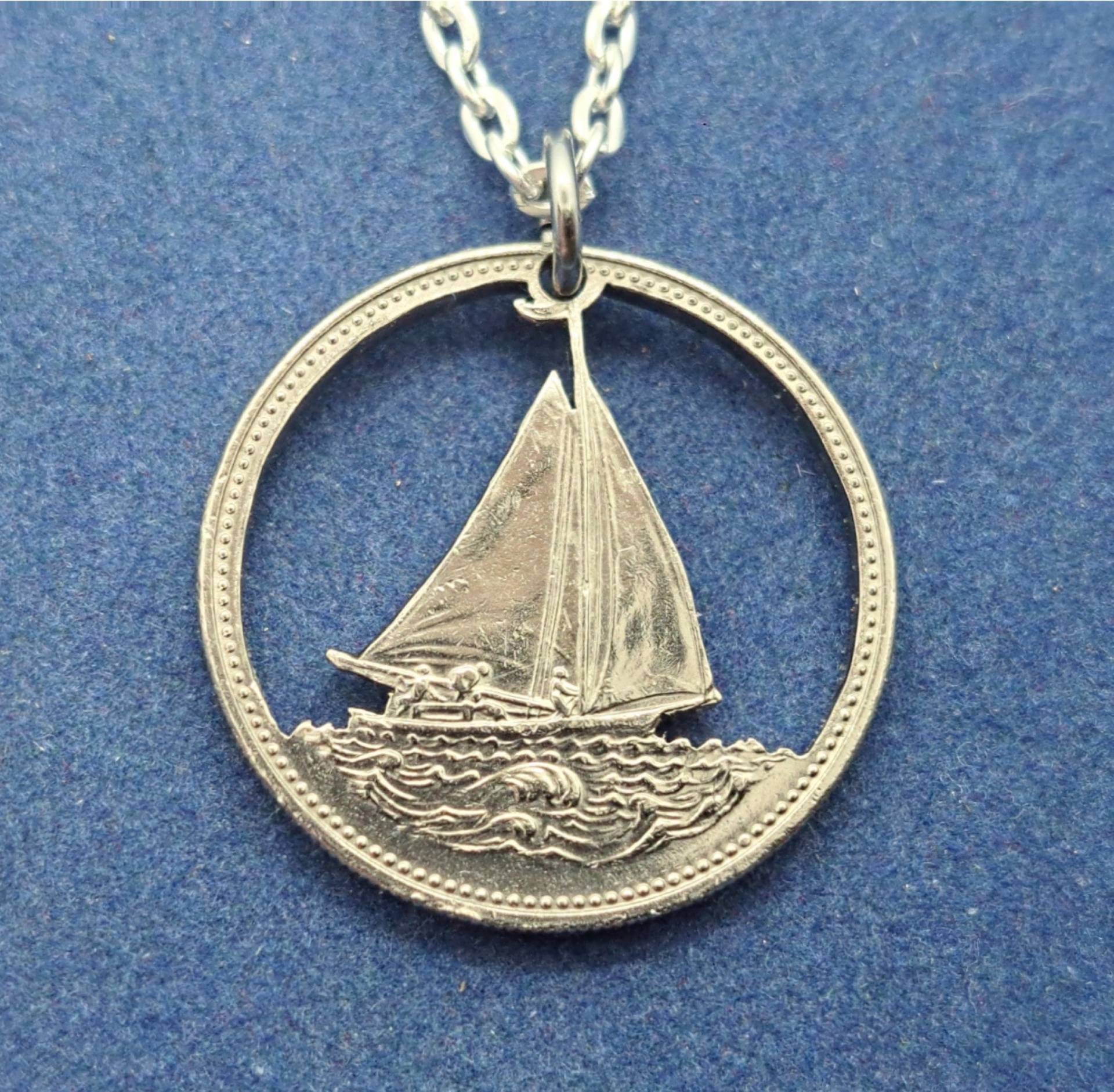 Segelboot Anhänger, Bahama Viertel, Geschliffene Münze Schmuck, Halskette, Handwerker Boho Schmuck Segelboot Anhänger, Bahama Viertel, Geschliffene Münze Schmuck, Halskette, Handwerker Boho Schmuck von CustomCoinCutter