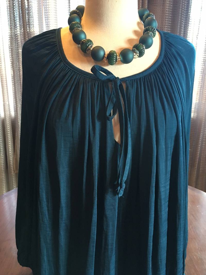 Custom Couture 3x Petrol Tunika Mit Blau Grüner Christbaumkugel Halskette 1575 von CustomCoutureShop