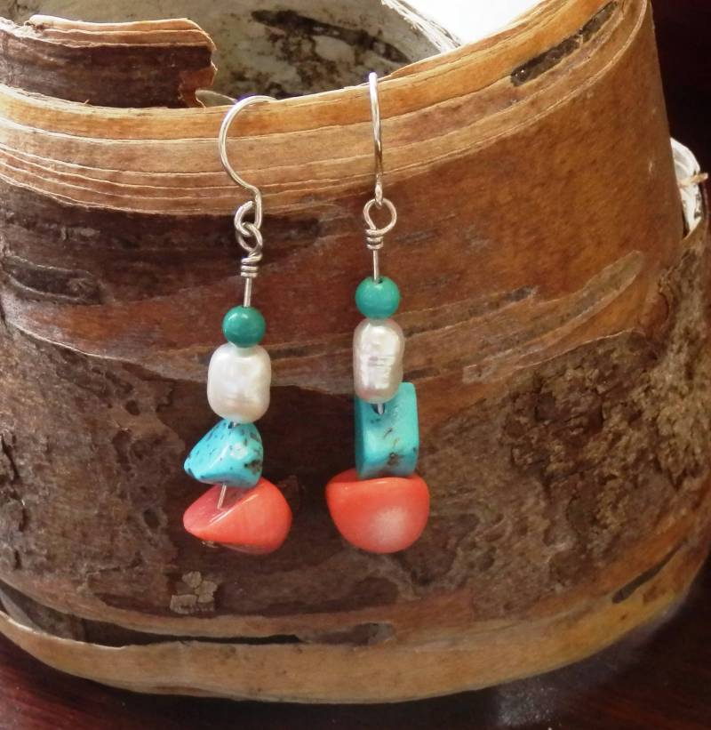 Türkis, Süßwasserperle Und Koralle Ohrhänger von CustomGemsbyMaggie