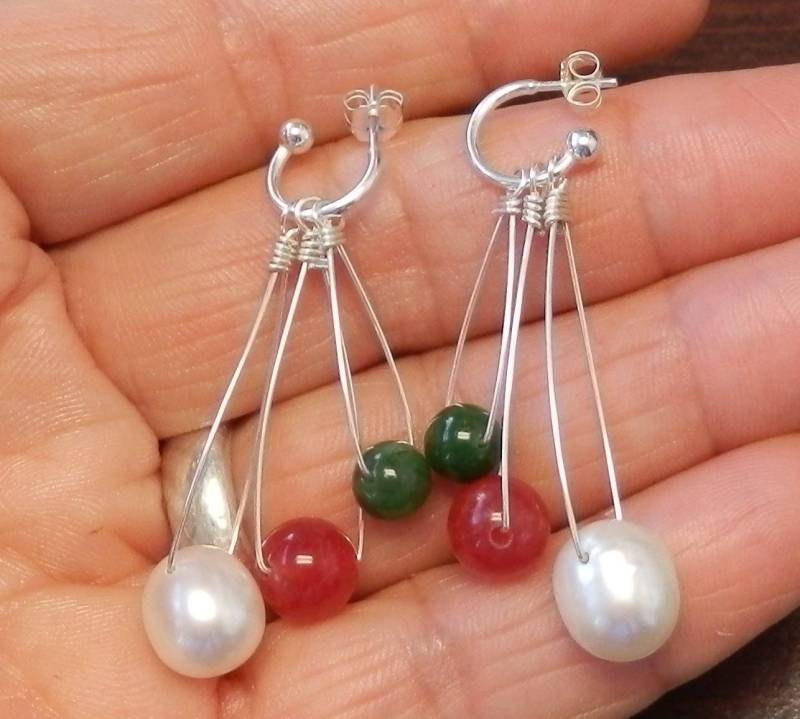 Weihnachtsohrringe - Perlen Mit Roter & Grüner Jade von CustomGemsbyMaggie
