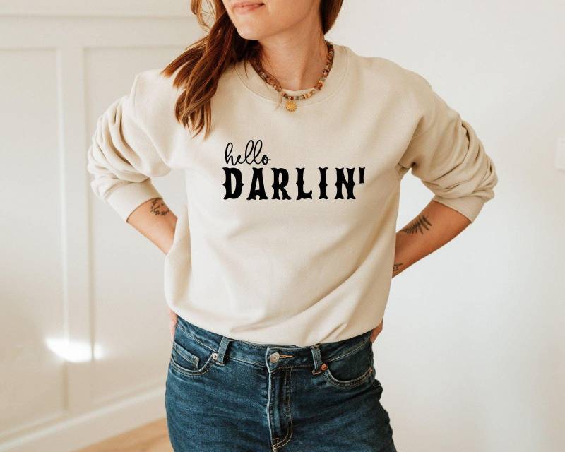 Hello Darlin' Sweatshirt For Women, Country Girl Sweatshirt, Music Hoodie, Southern Gifts von CustomGiftFairy