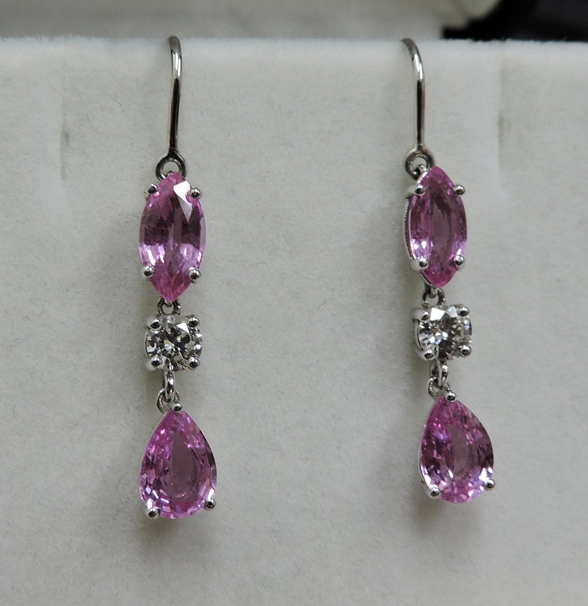 Schlenker 2.89Carats Rosa Saphir 0.32Cts-Diamant-Ohrringe Schlenker 2.89Carats Rosa Saphir 0.32Cts-Diamant-Ohrringe von CustomJewelrybyPaul