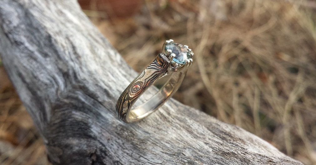 Einzigartige Sapphire Verlobung Mokume Gane Solitare Mit Einzigartiger Fassung von CustomMokumeGane