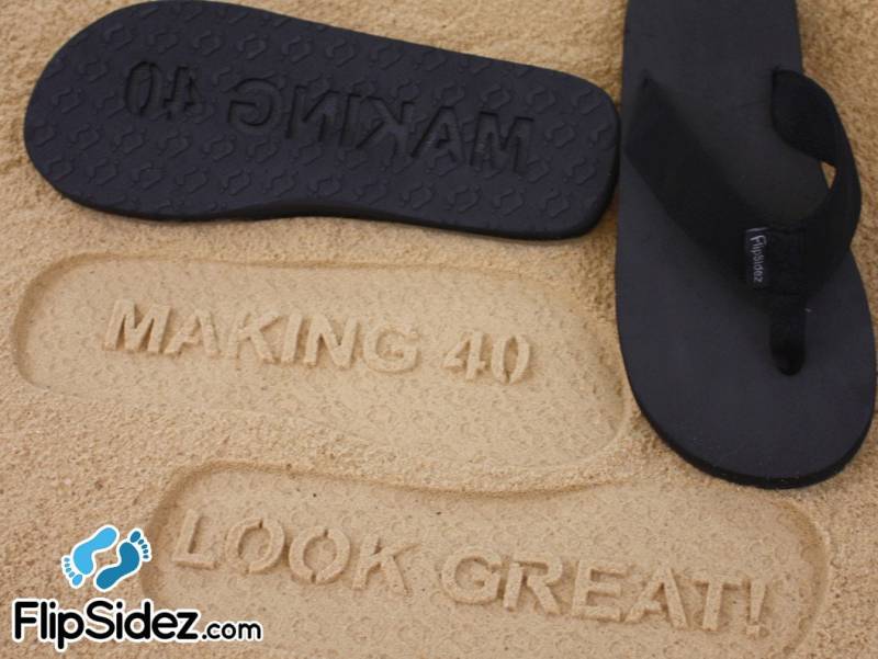 Personalisierte Meilenstein Geburtstag Sand Abdruck Sandalen - Passen Sie Das Alter Oder Gesamte Design An. Erhältlich in 130 Farbkombinationen von CustomSandalsAndMore