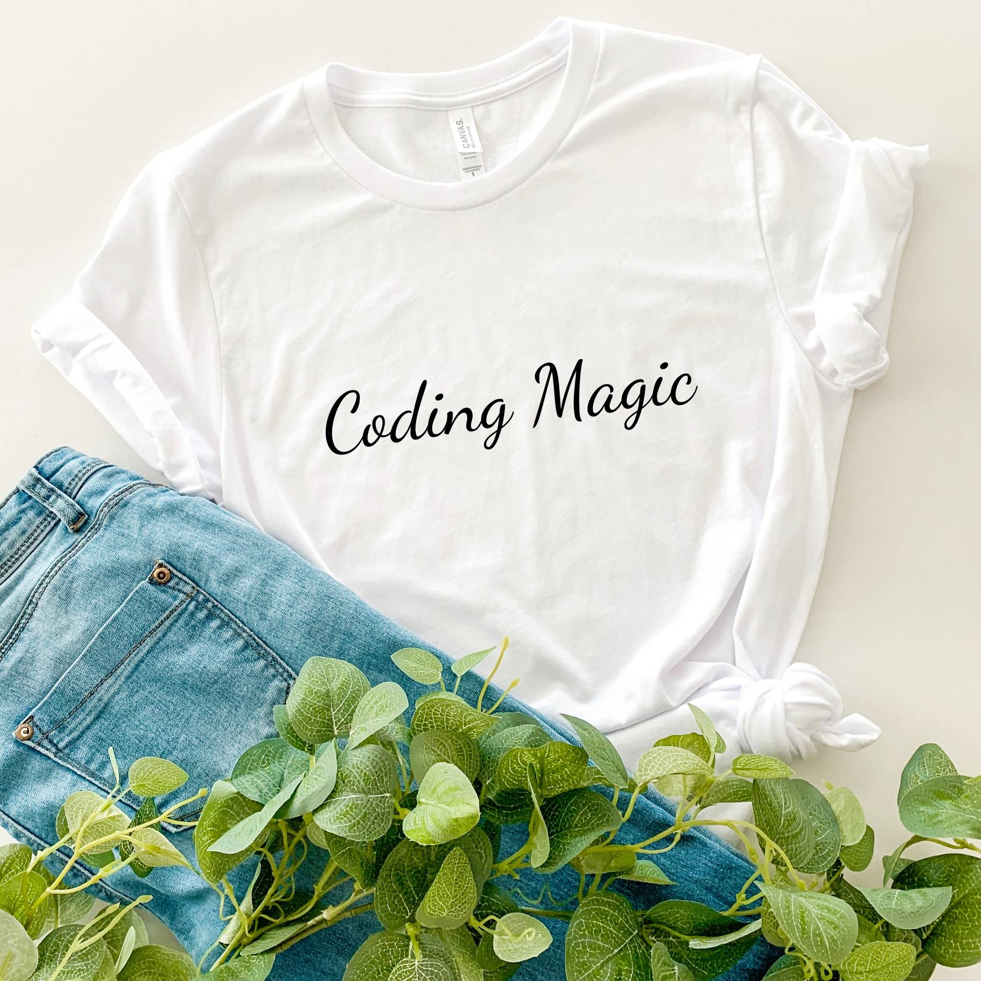 Coding Magic Shirt Lustiges Programmier-Liebhaber-Geschenk Computer T-Shirt Code Web-Shirt von CustomTShirtArtistry