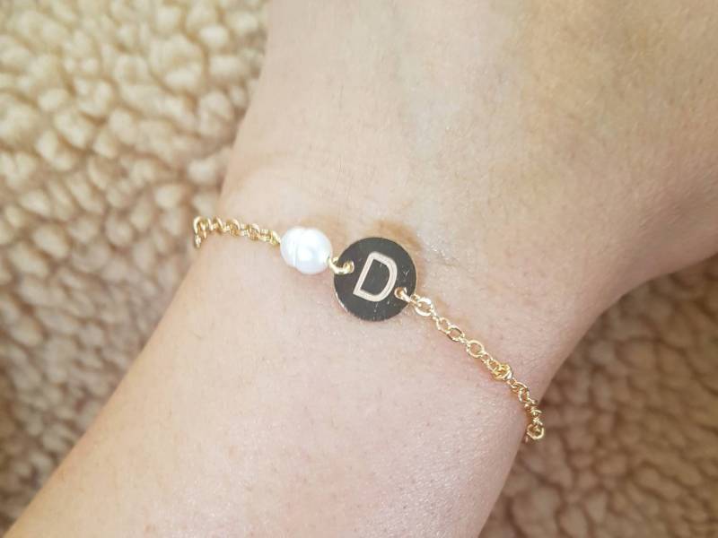 Perle Initiale Gravur Armband Buchstabenarmband Geschenk Für Sie Gold Silber Personalisiertes von CustomisedTreats
